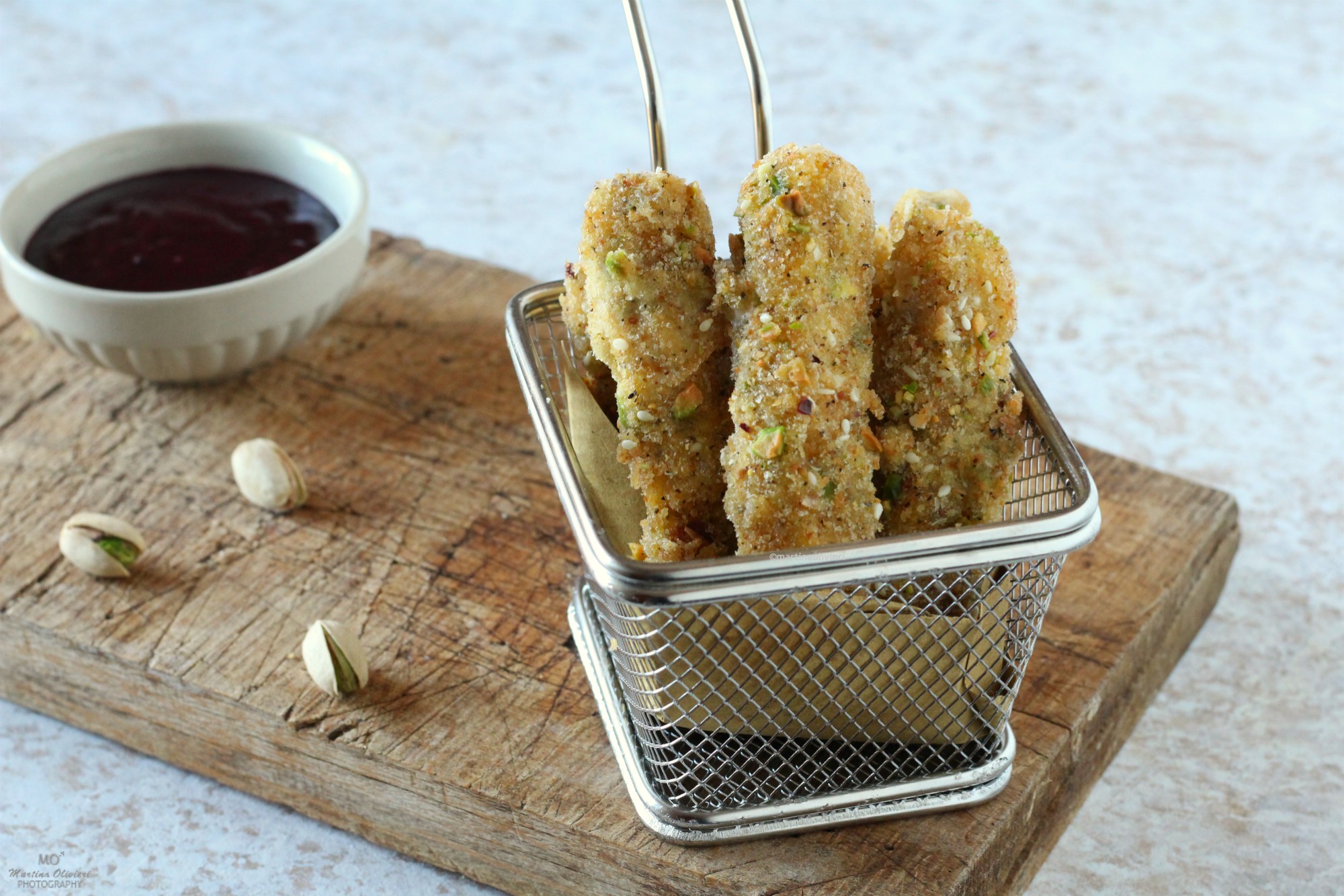 Mozzarella-Sticks mit Pistazien