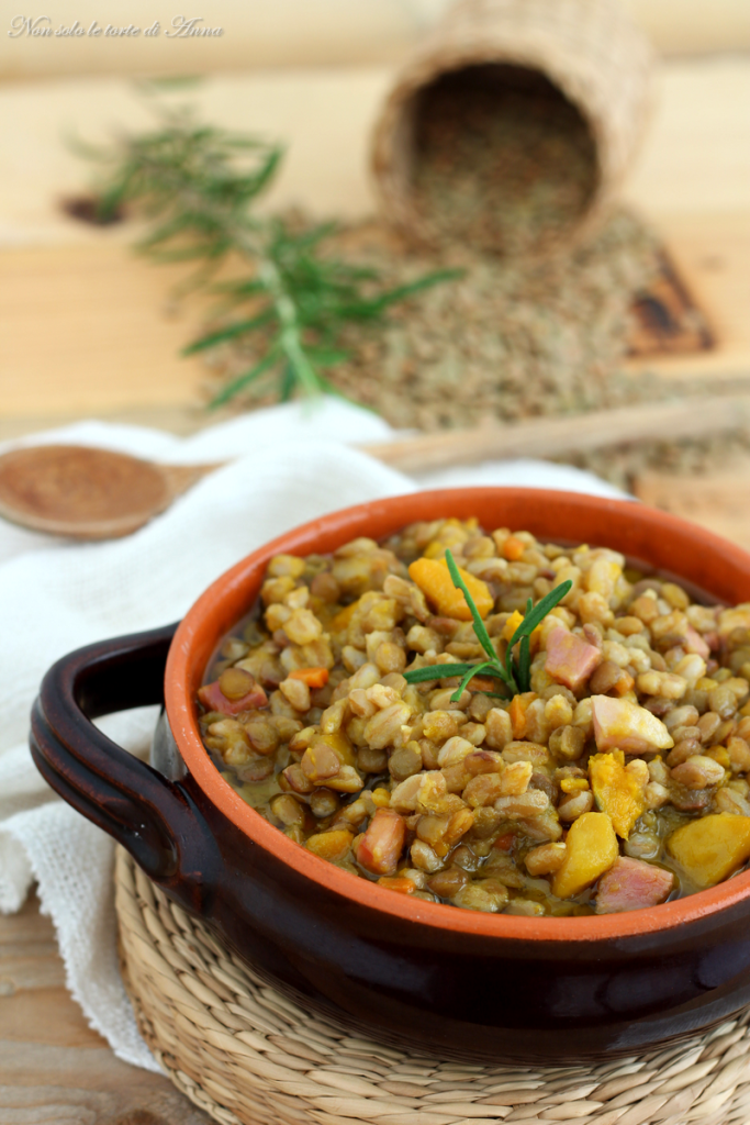 Farro- und Linsensuppe