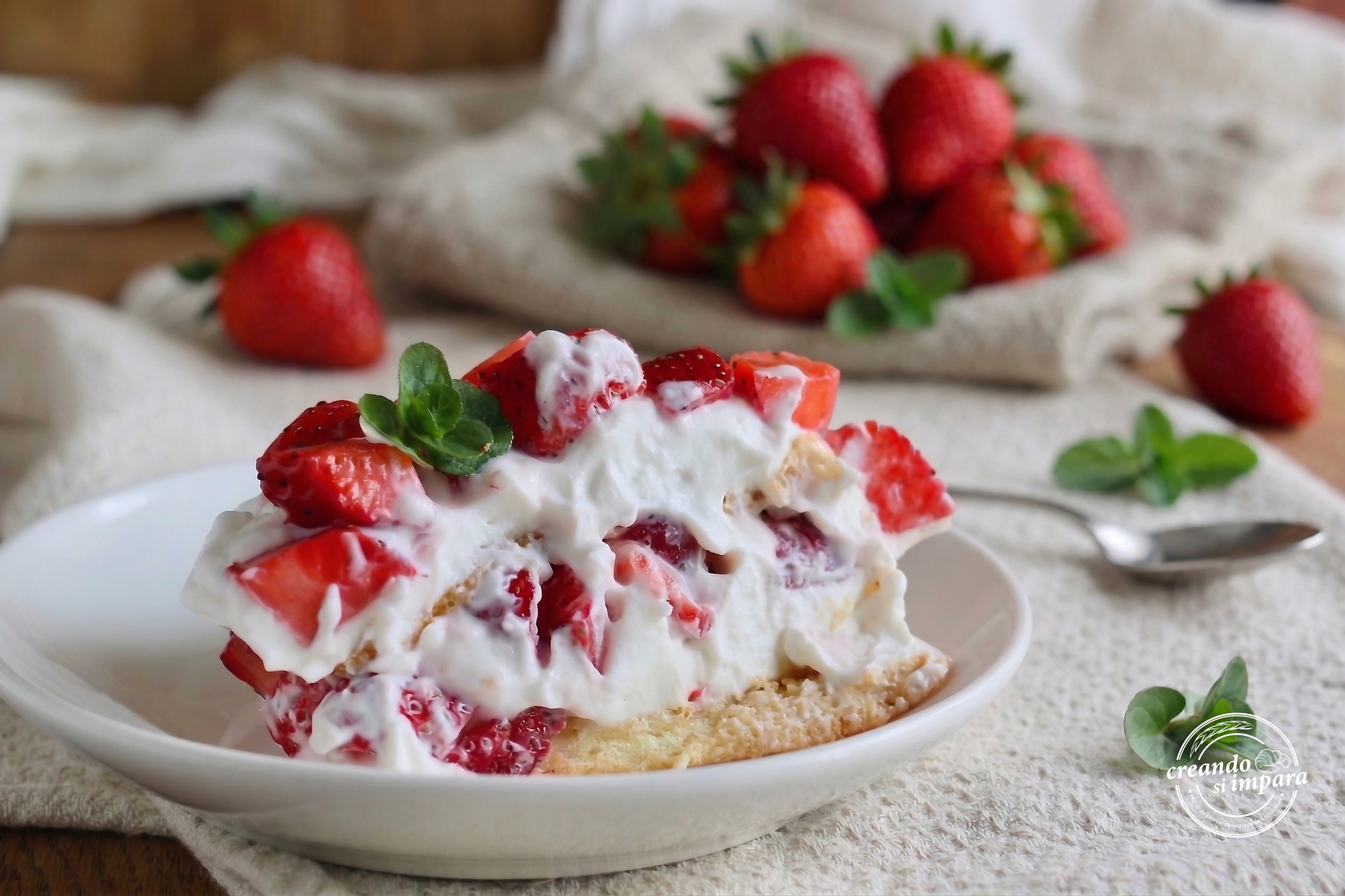 Tiramisu mit Erdbeeren und Ricotta: das frische und leichte Rezept mit Pavesini