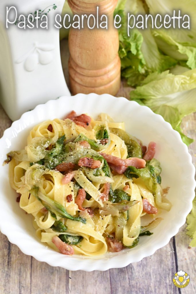 Pasta mit Scarola und Pancetta mit Pecorino, schneller rustikaler erster Gang mit Fettuccine