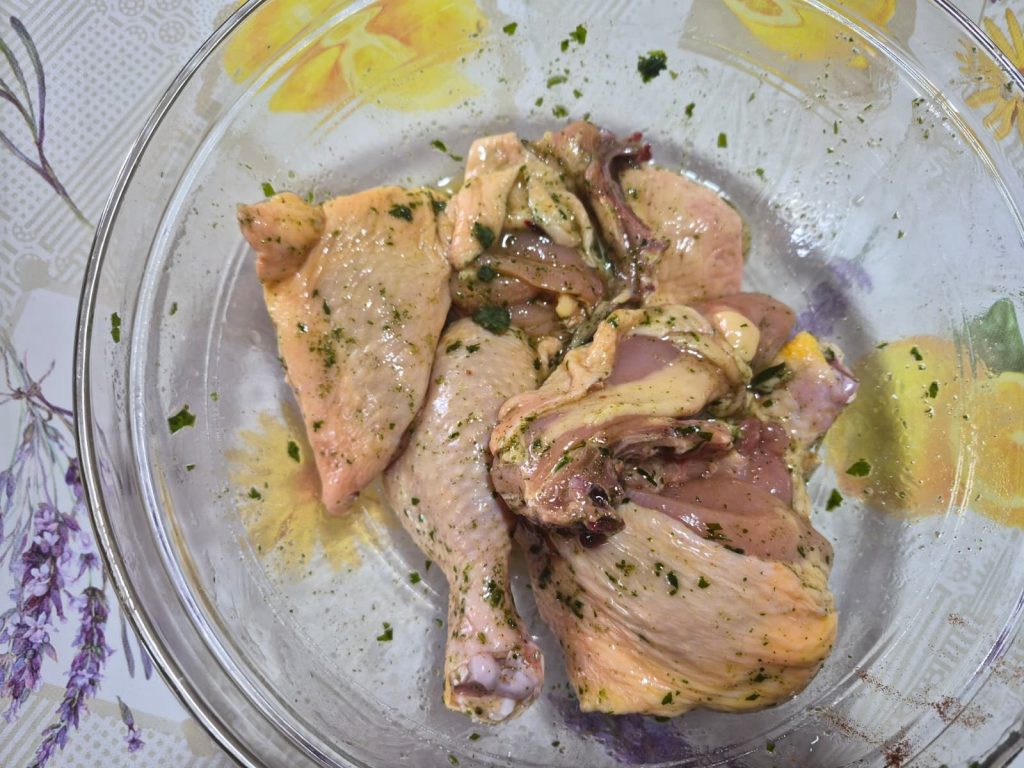 Zartes, würziges Hähnchen mit Erbsen, Fenchel und Safran