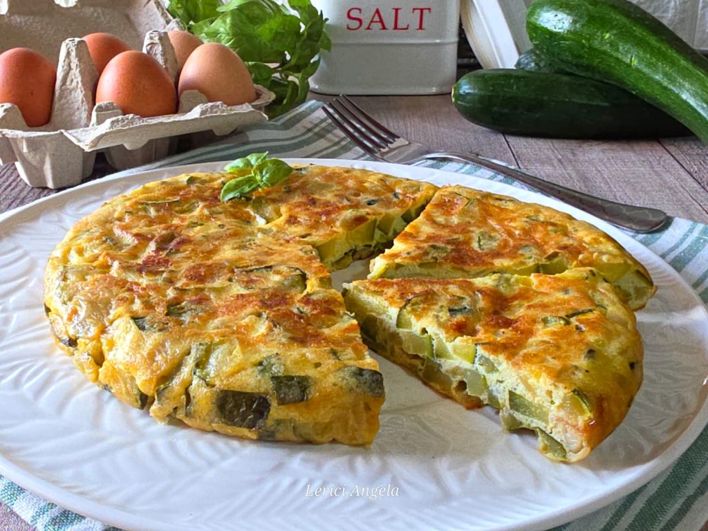 Hohe und fluffige Zucchini-Frittata – das leichte und schnelle Rezept