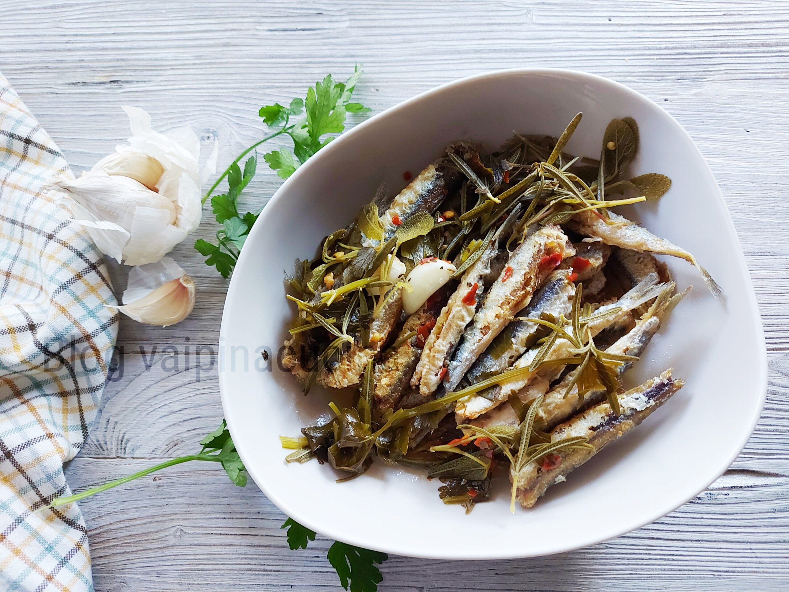 Anchois frits et marinés