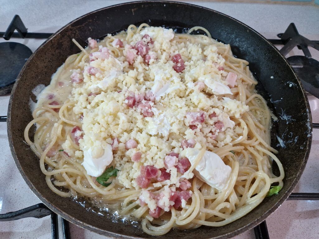 L'omelette de pâtes farcie