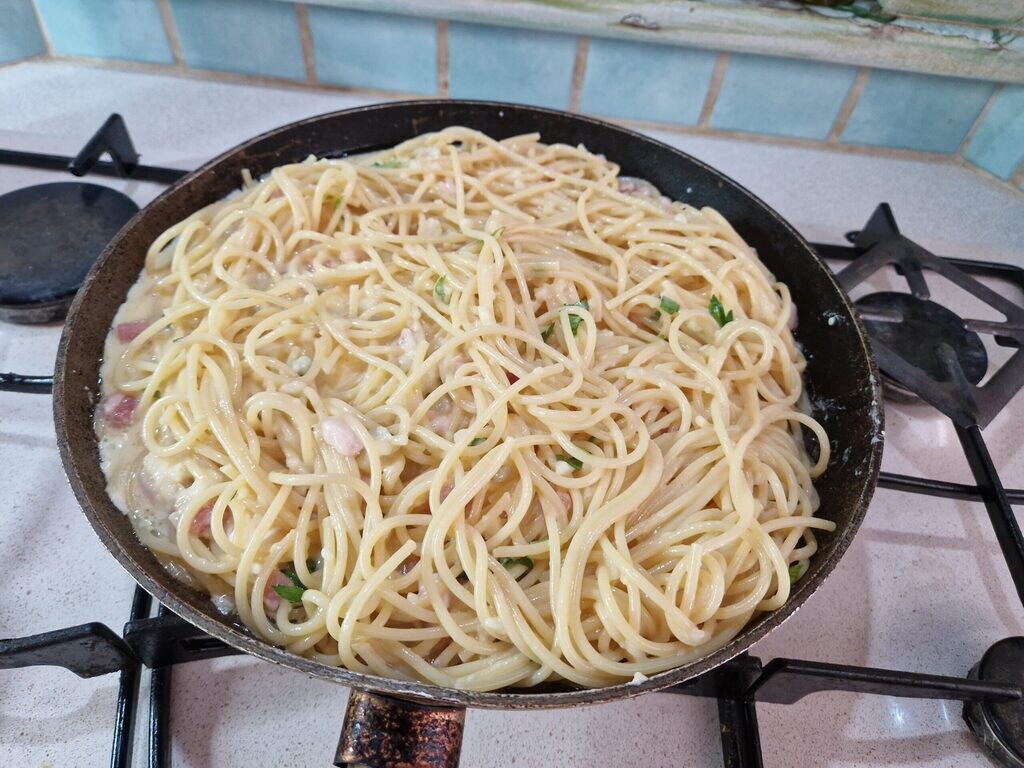 L'omelette de pâtes farcie