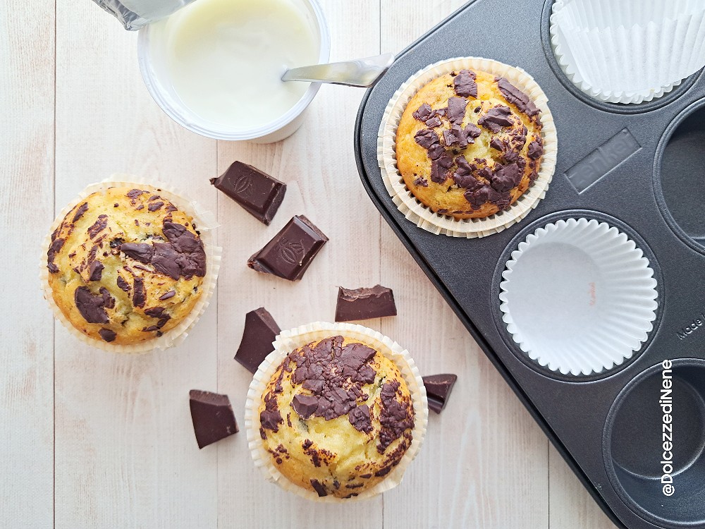 MUFFINS AU YAOURT AVEC PÉPITES DE CHOCOLAT
