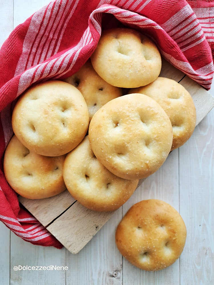 Petits focaccias moelleux au lait