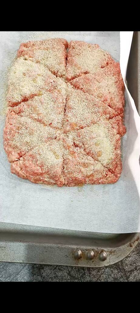 Nous découpons les sandwiches