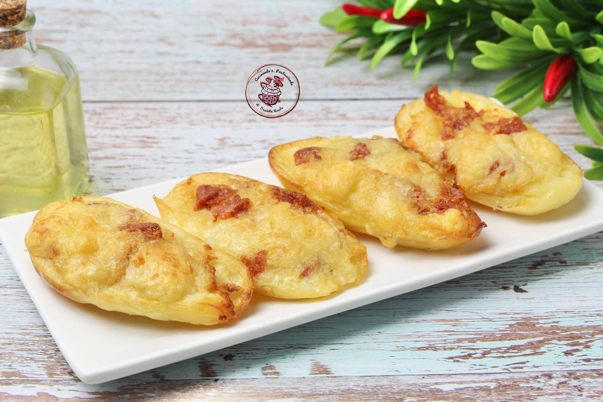 POMMES DE TERRE FARCIES À LA FRITEUSE À AIR: croustillantes à l’extérieur, crémeuses à l’intérieur