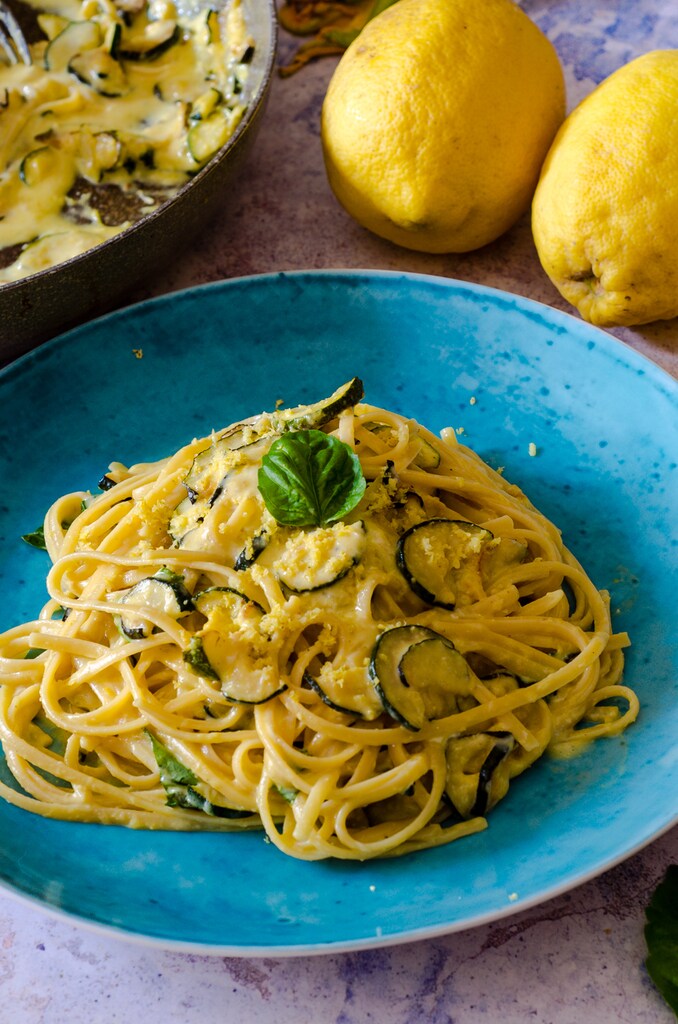 Pâtes à la carbonara de courgettes et citron