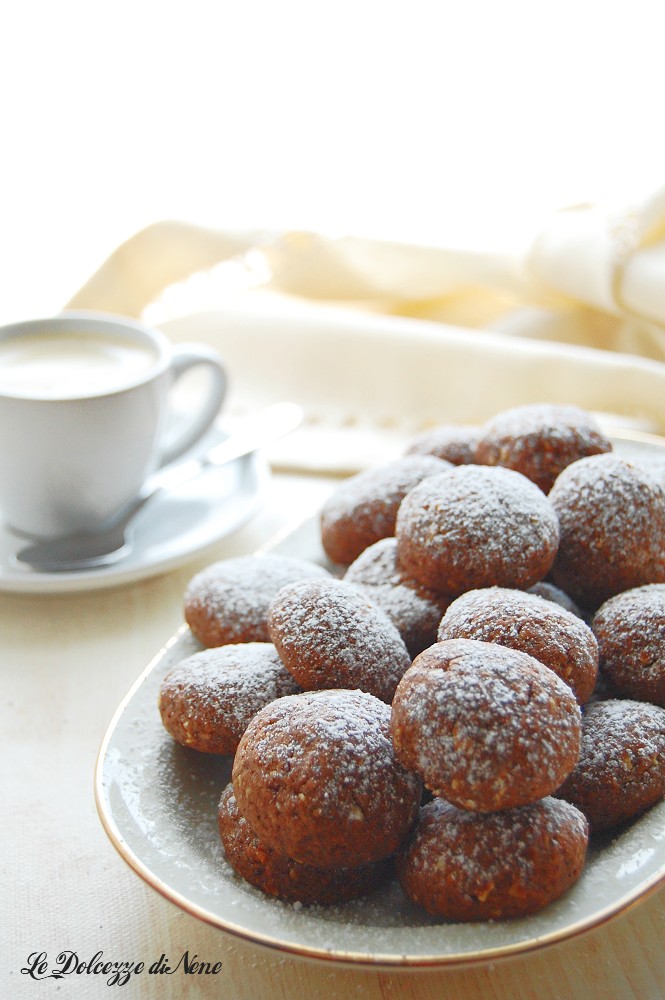 Biscuits moelleux au cacao et noisettes