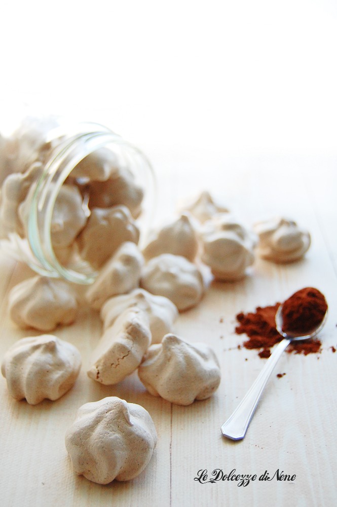 Meringues au cacao