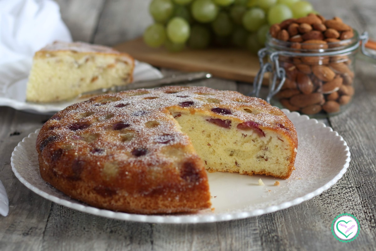 Gâteau aux raisins et amandes