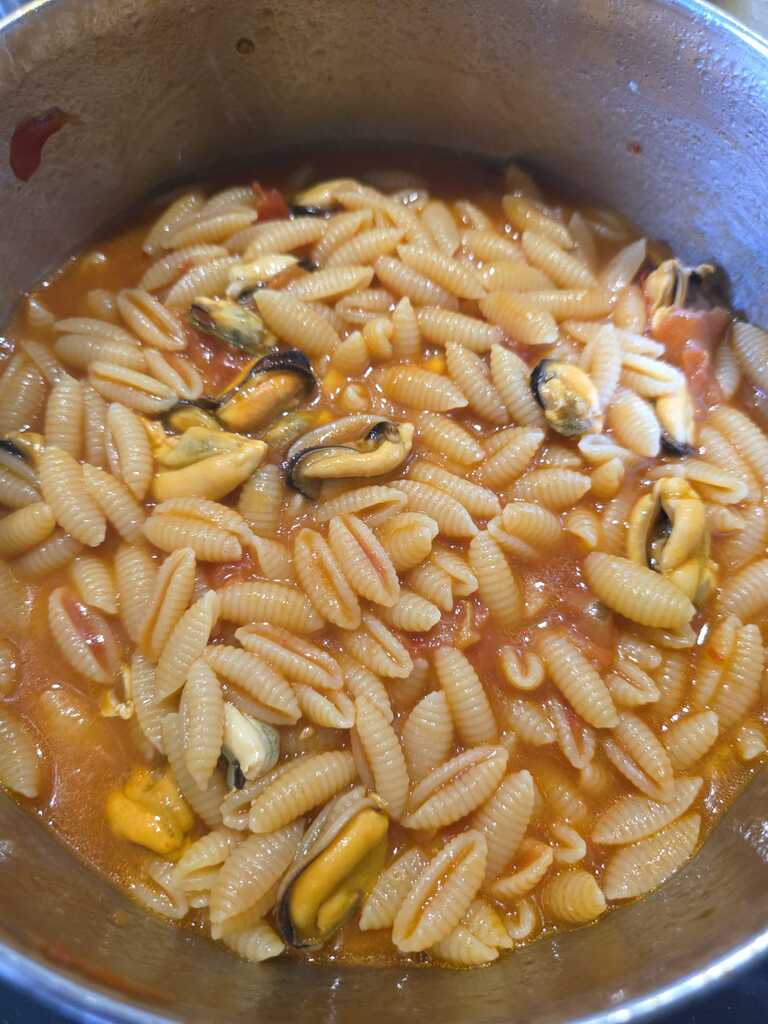 Gnocchetti sardi aux moules et tomates