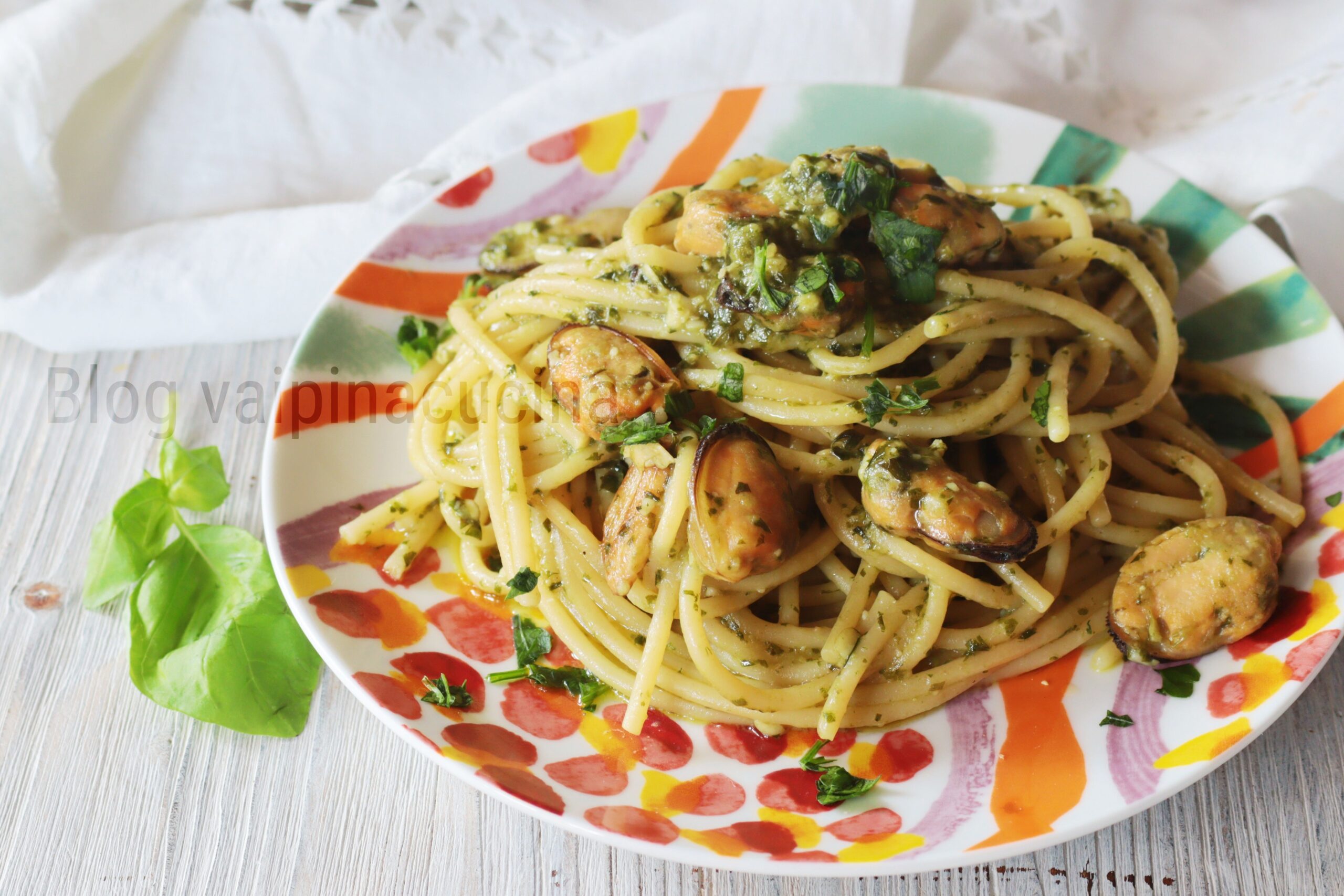 Spaghetti moules et pesto