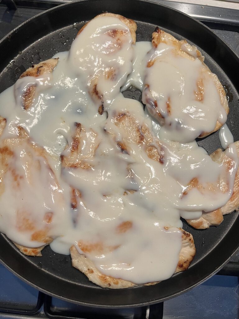 Poitrine de poulet à la béchamel
