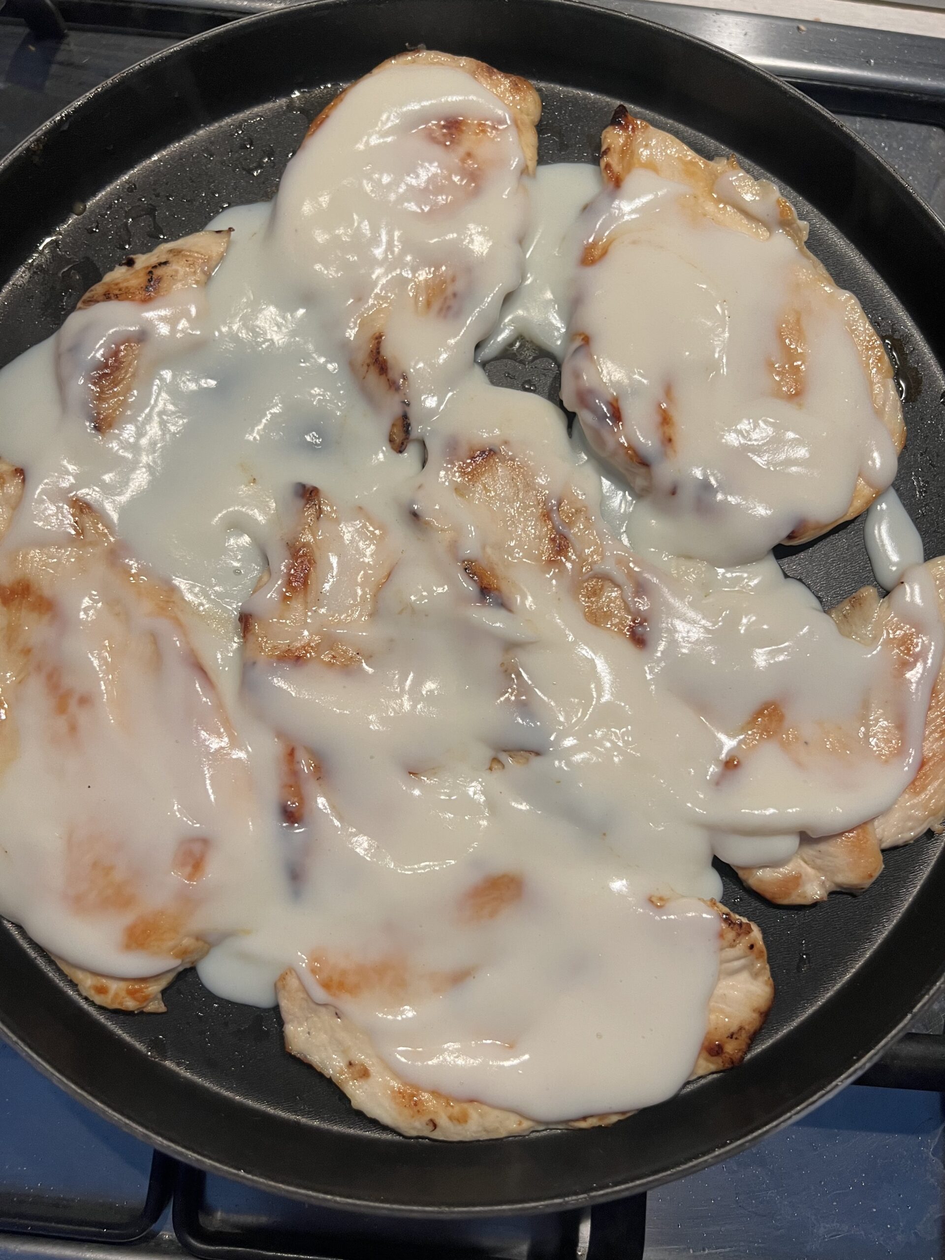 Poitrine de poulet à la béchamel