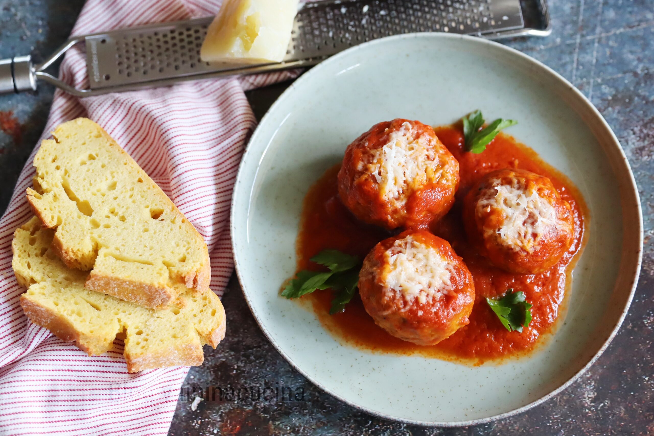 Boulettes à la tomate