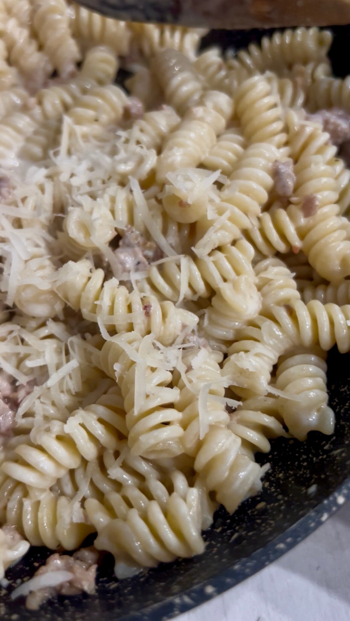 Pâtes à la Crème et Saucisse