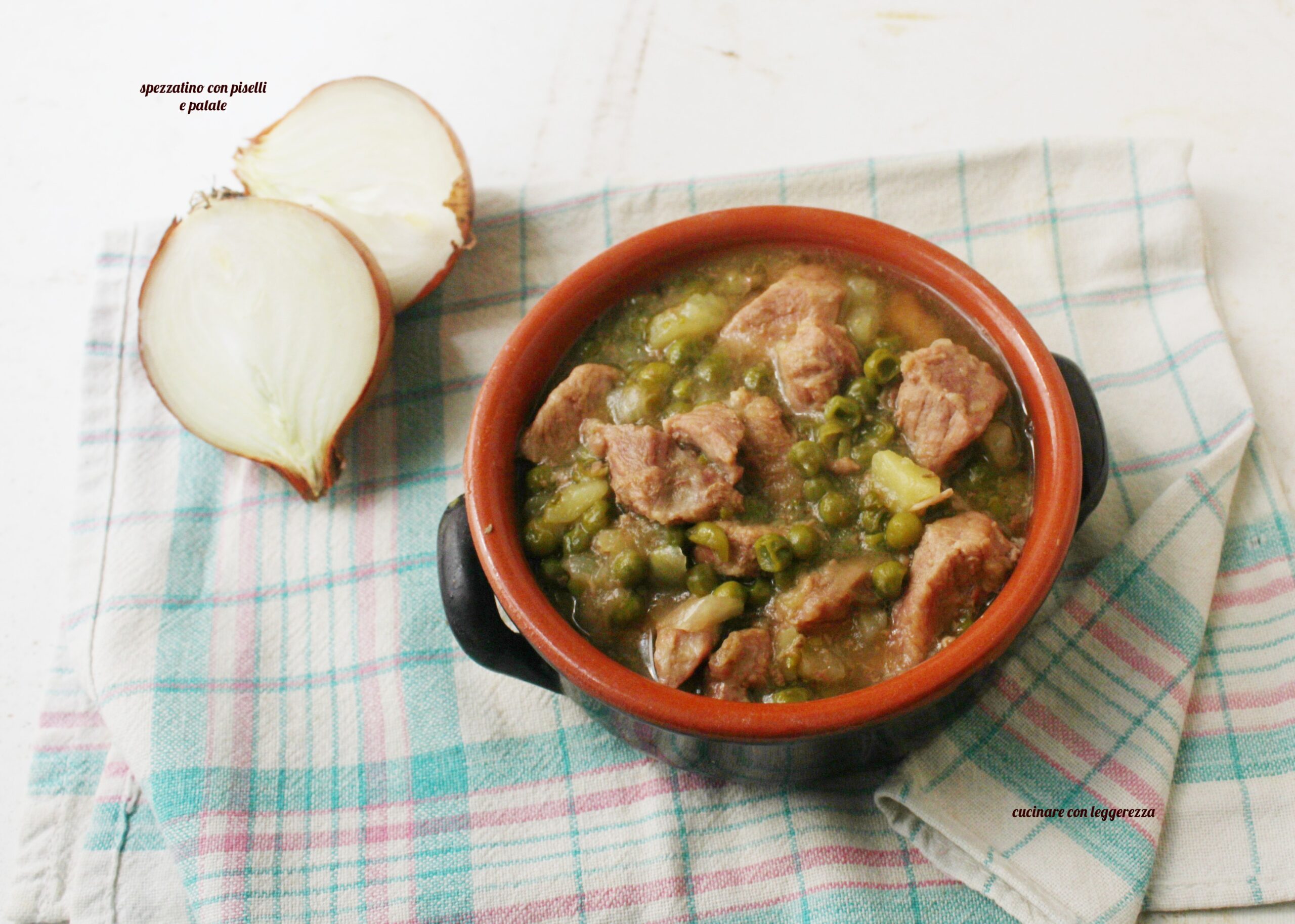 Ragoût avec petits pois et pommes de terre