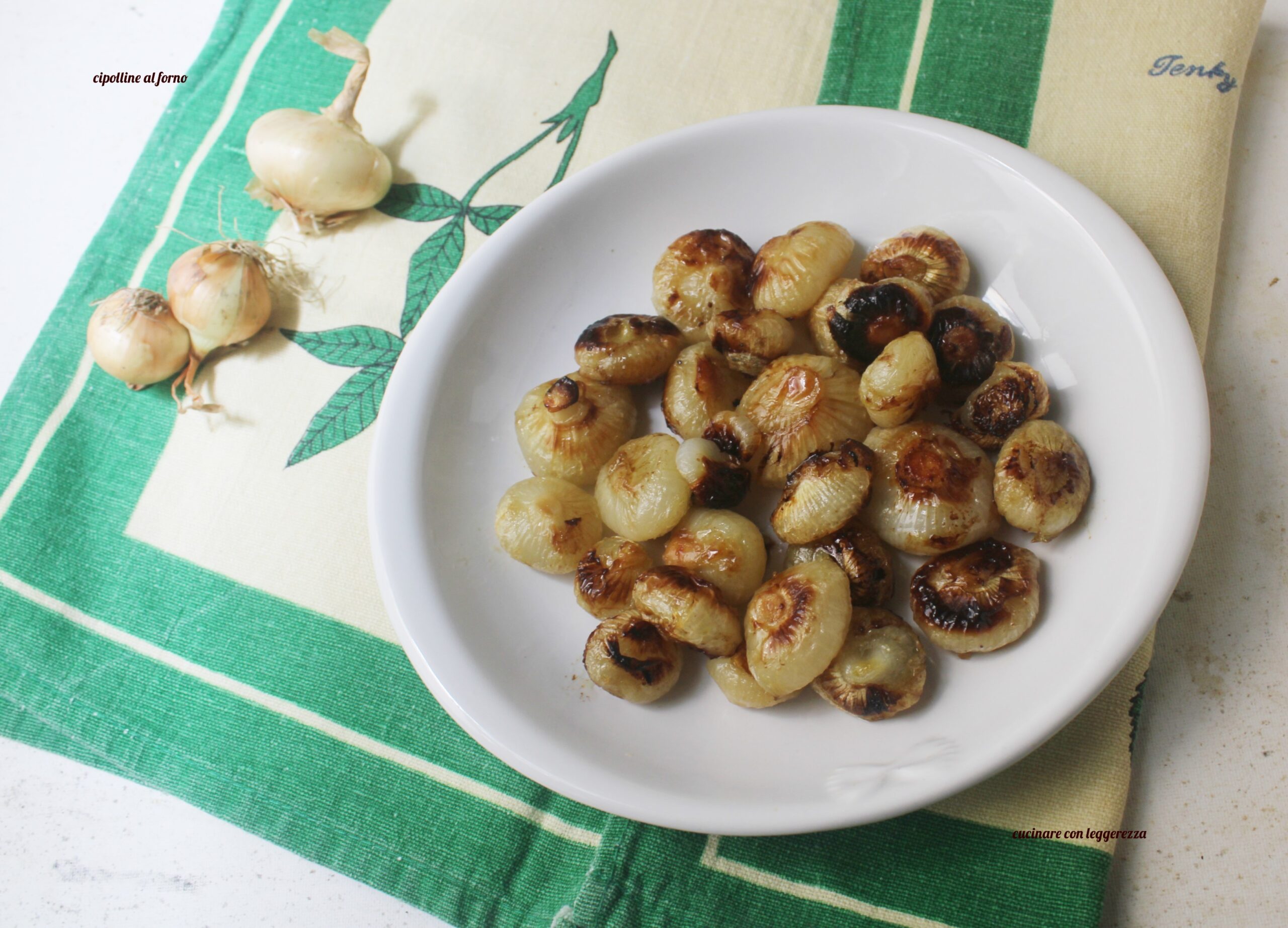 Petites oignons au four