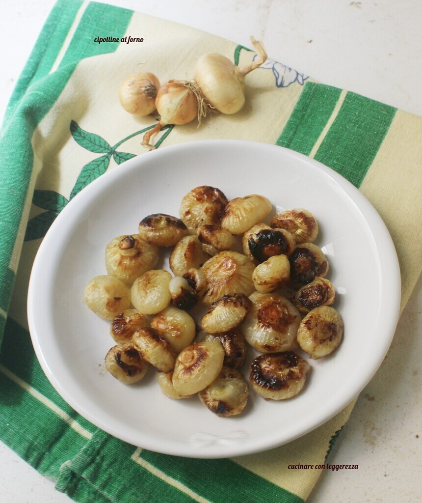 petites oignons au four