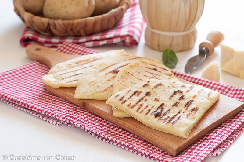 Pain aux pommes de terre à la poêle