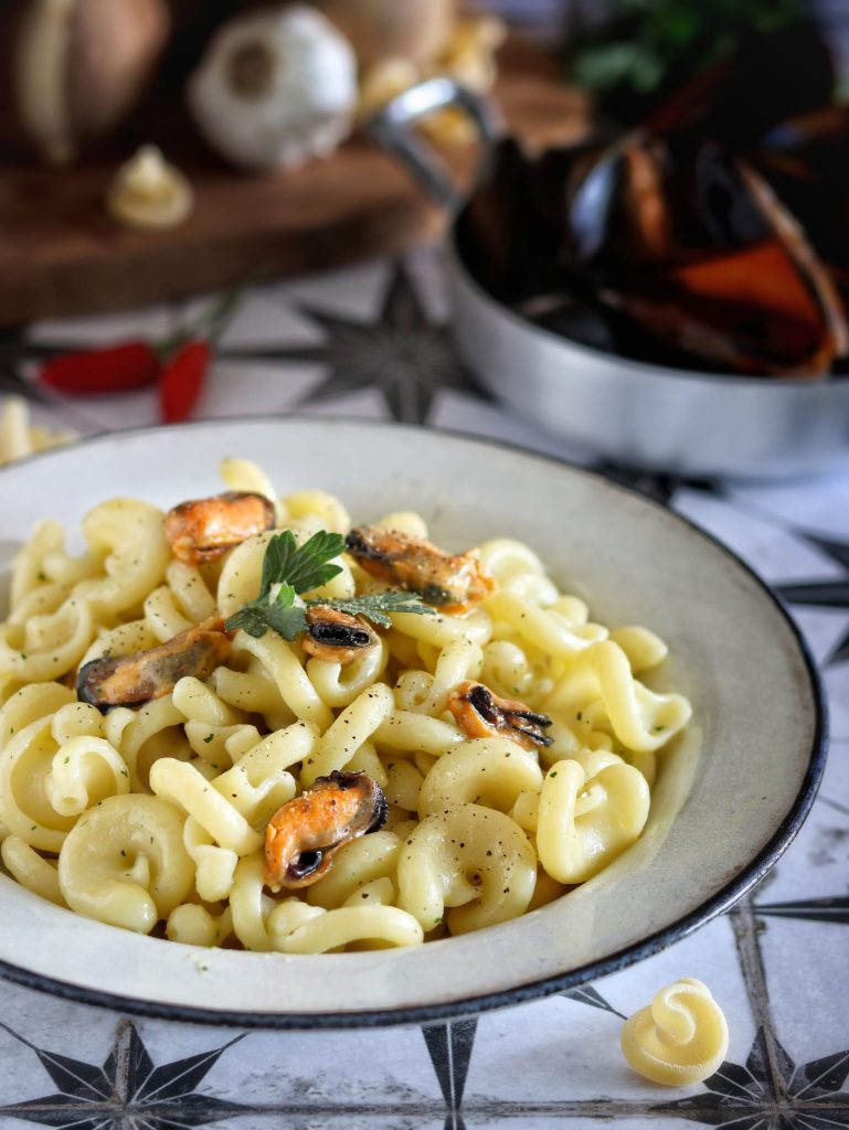 Pâtes à la crème de pommes de terre et moules