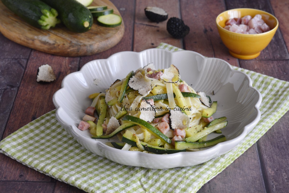 Pâtes aux courgettes, lardons et truffe noire d’été
