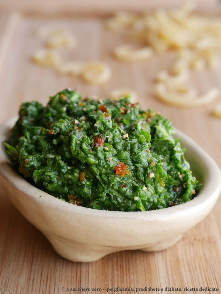 Pesto de roquette et tomates séchées light | recette de condiment léger et savoureux