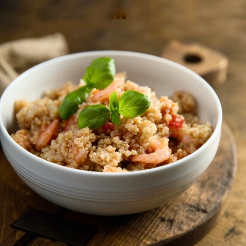 SALADE DE BULGUR ET QUINOA AVEC COURGETTES ET CREVETTES