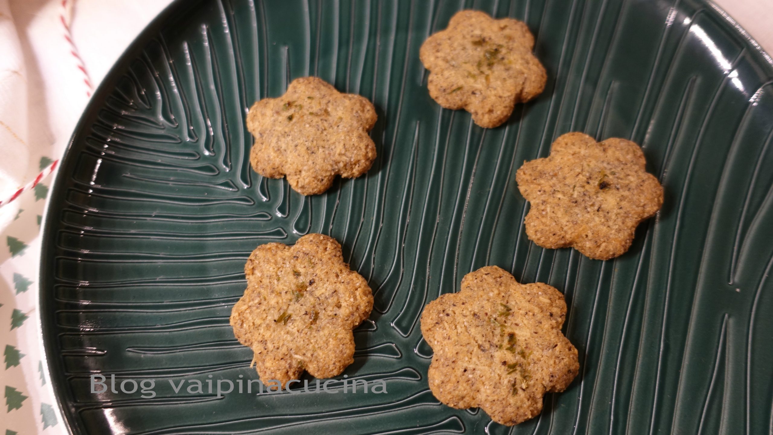 Biscuits salés au parmesan avec herbes
