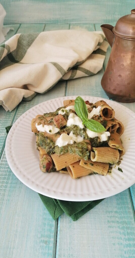 mezze maniche burrata basilic et saucisse