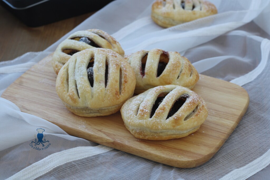 ÉCRINS DE FEUILLETAGE AVEC NUTELLA ET GRIOTTES