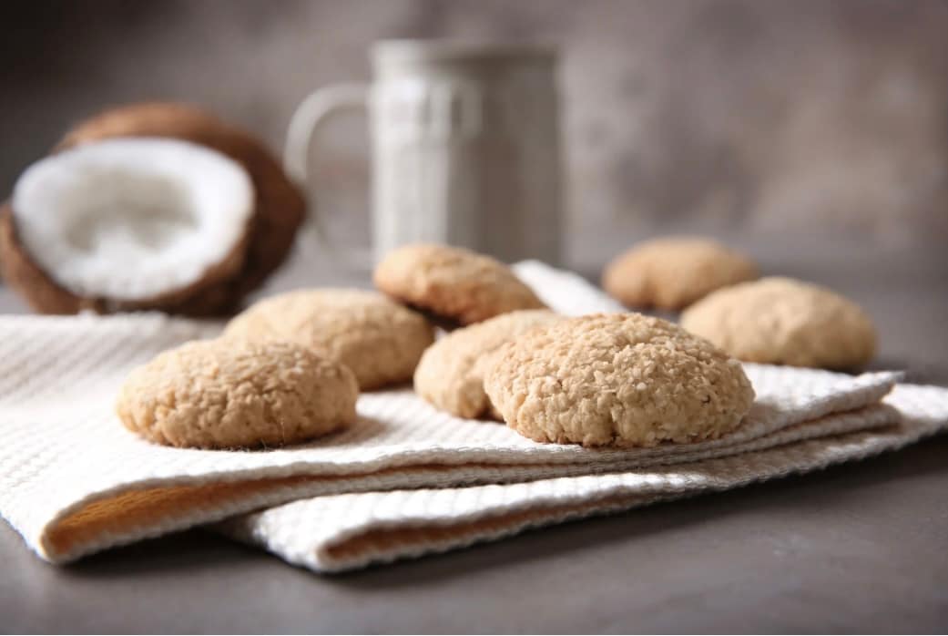 BISCUITS À LA NOIX DE COCO ET FARINE DE RIZ (LÉGERS ET CROQUANTS)