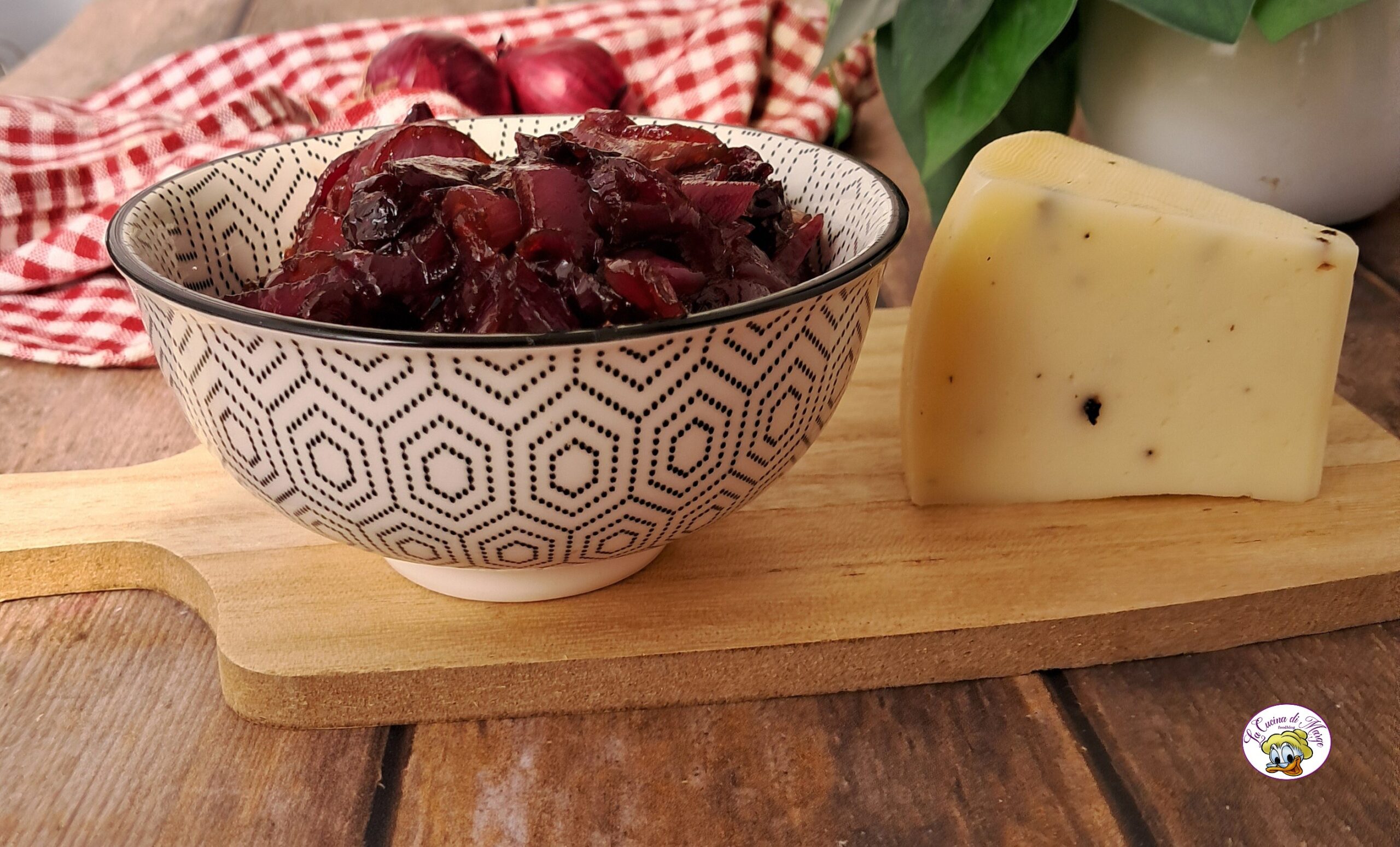 Oignons rouges caramélisés
