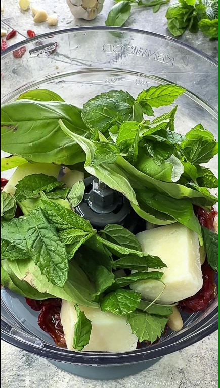 pâtes au pesto de tomates séchées