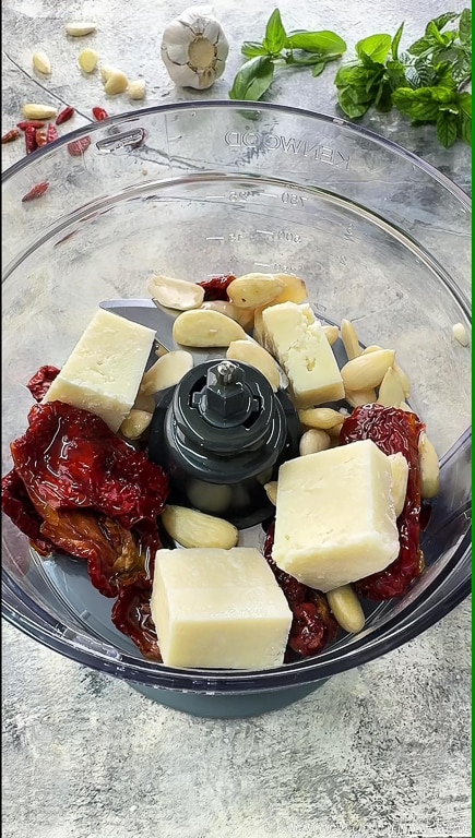 pâtes au pesto de tomates séchées