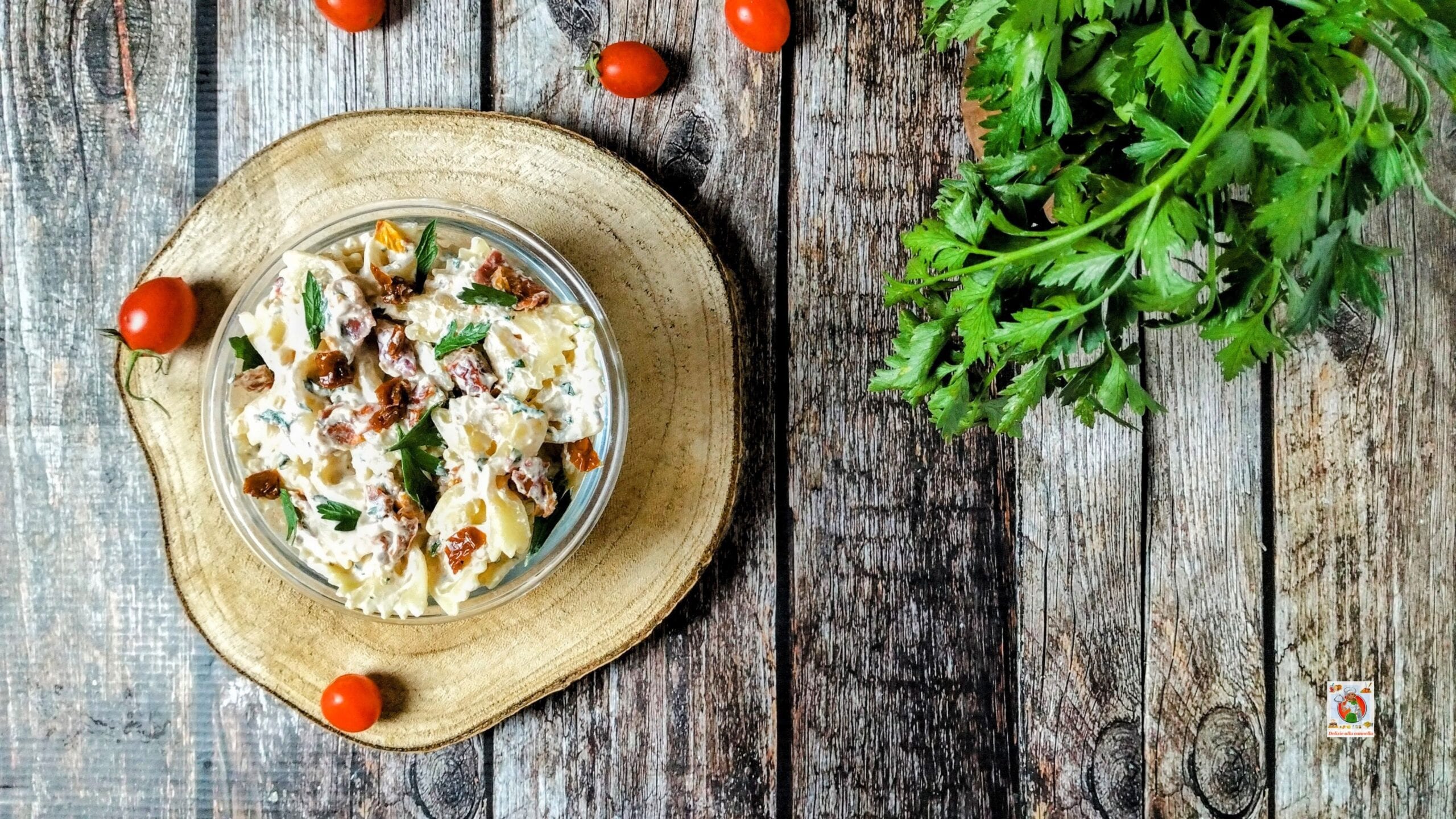 Pâtes froides avec ricotta et tomates séchées