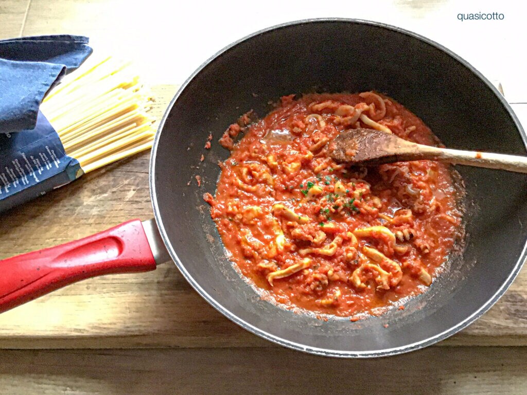Sauce aux seiches à la tomate pour pâtes et riz