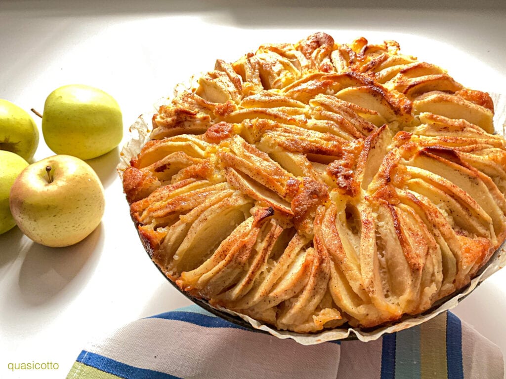 Gâteau aux pommes classique