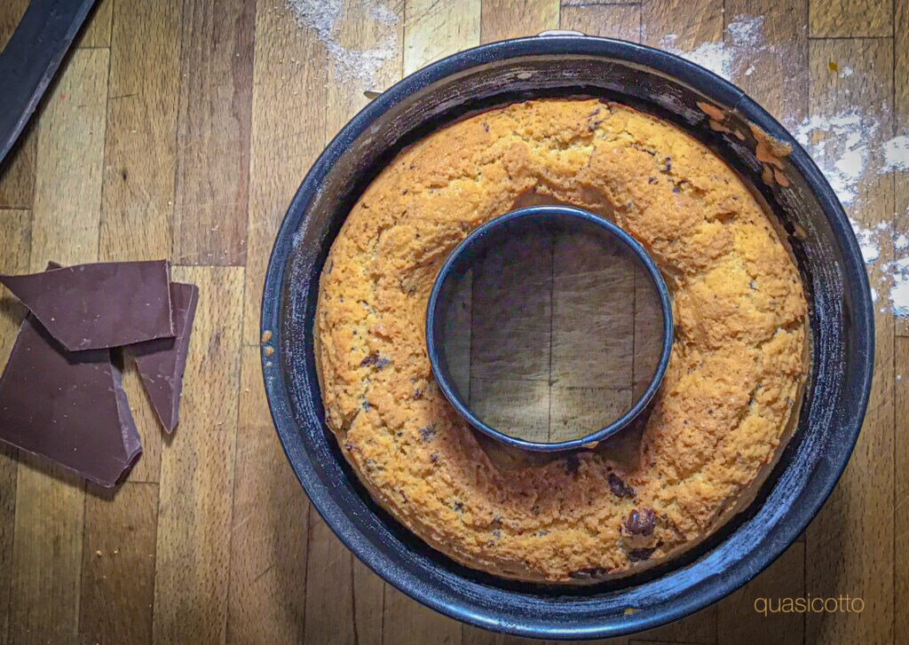 Gâteau au café et chocolat en friteuse à air