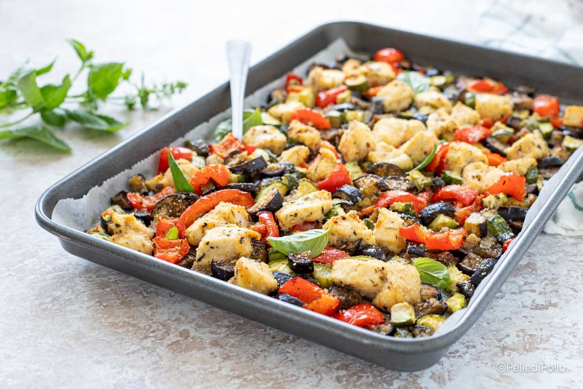 Poitrine de poulet gratinée avec légumes au four