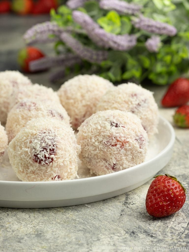 truffes fraises et noix de coco