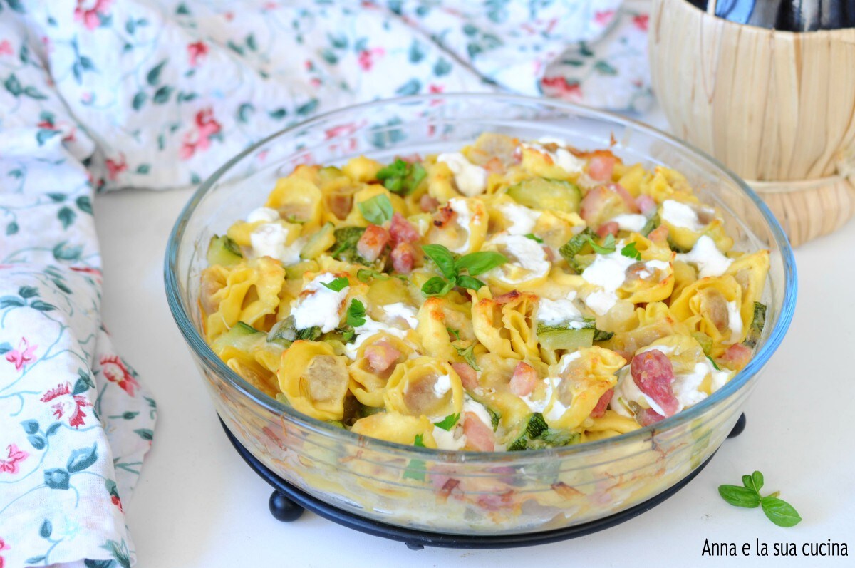 Tortellini au four avec courgettes et lardons