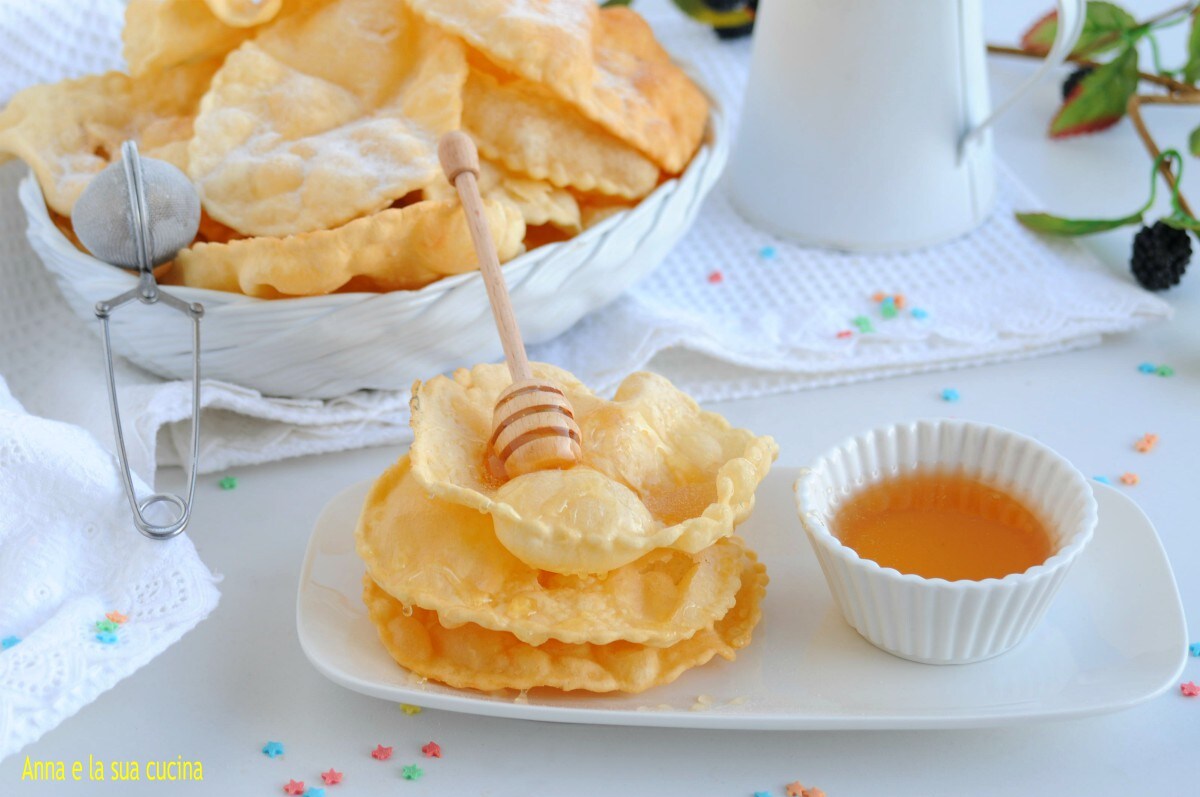 Chiacchiere rondes au miel