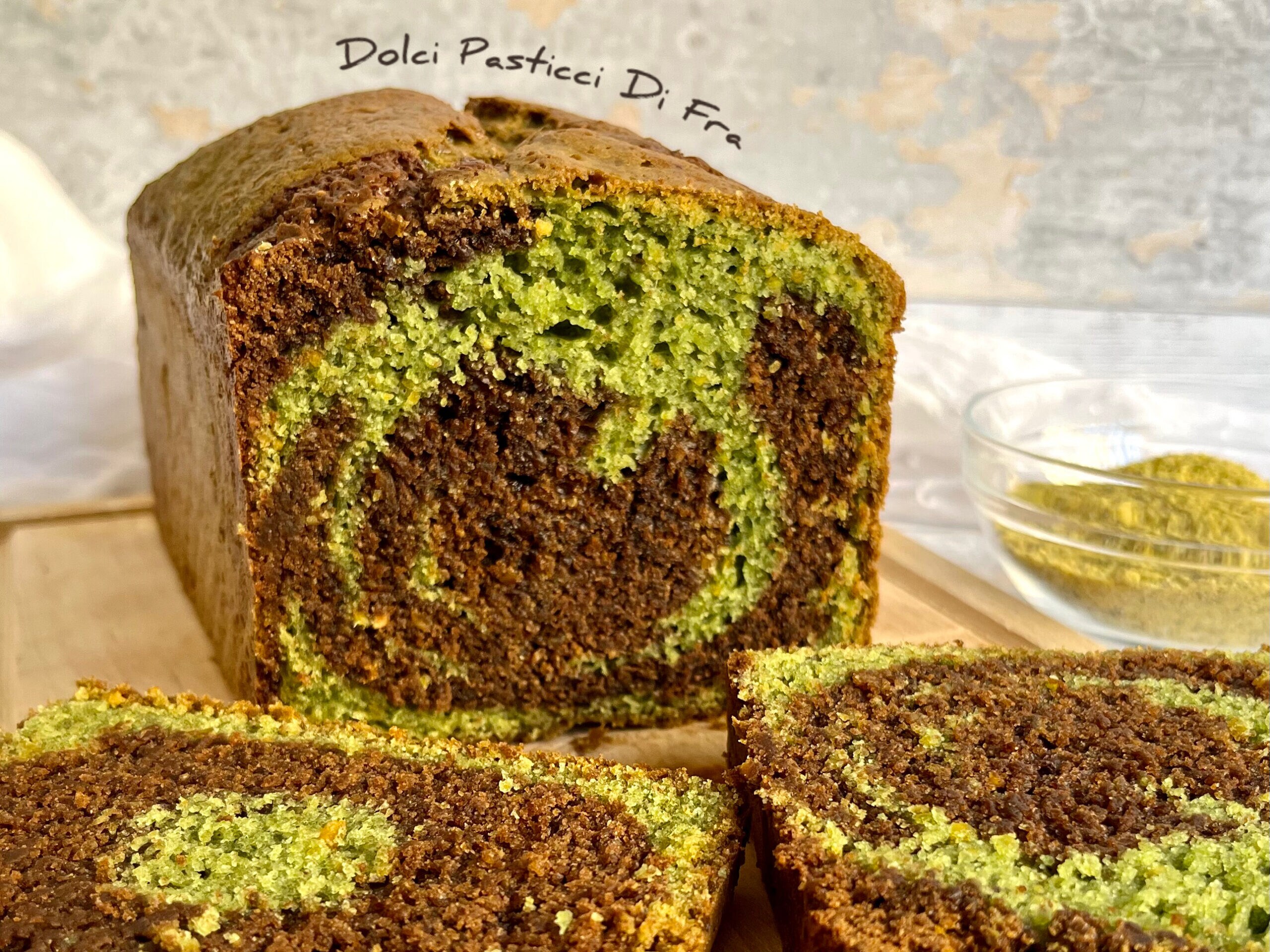 Cake au chocolat et pistache avec spiruline