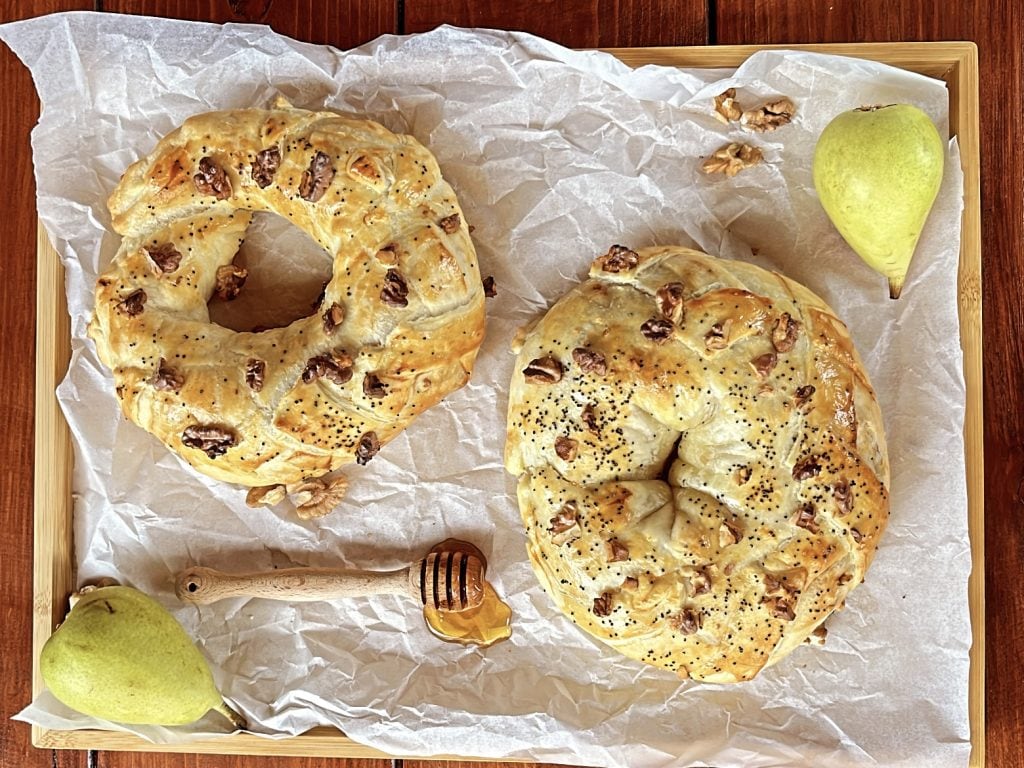 Couronne de pâte feuilletée aux poires et gorgonzola