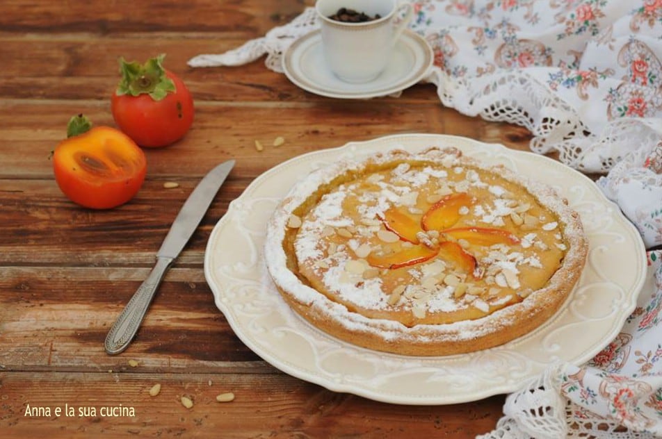 Tarte de grand-mère avec crème de kakis et chocolat