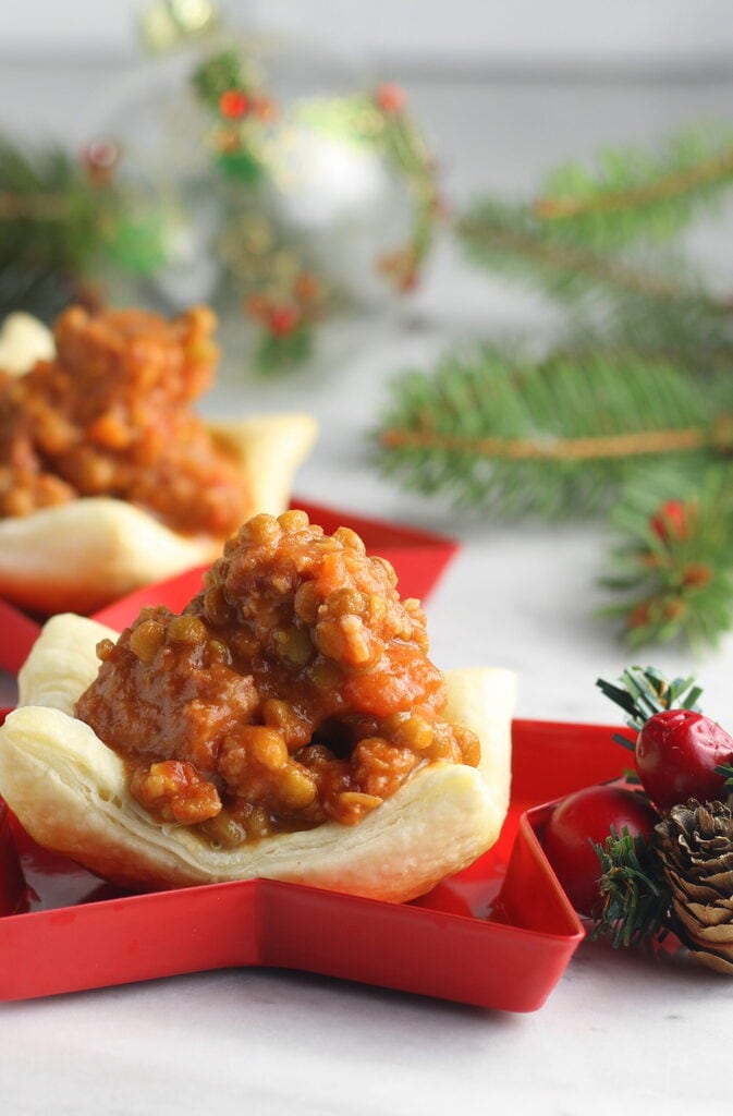Paniers de pâte feuilletée avec cotechino et lentilles